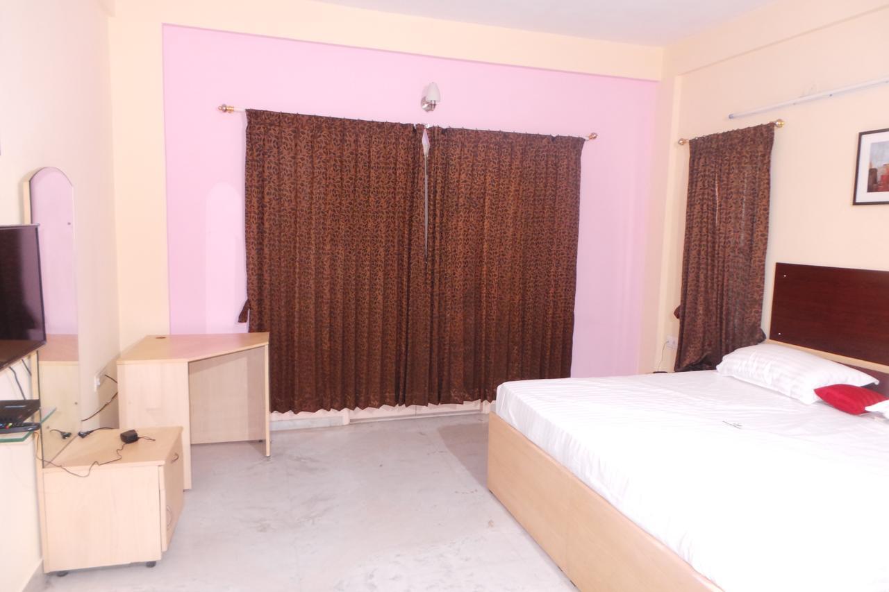 White House Hotel Bangalore Exterior photo